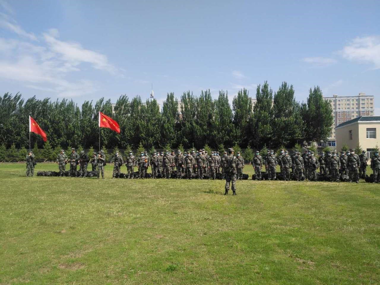 展民兵风采 树华生形象